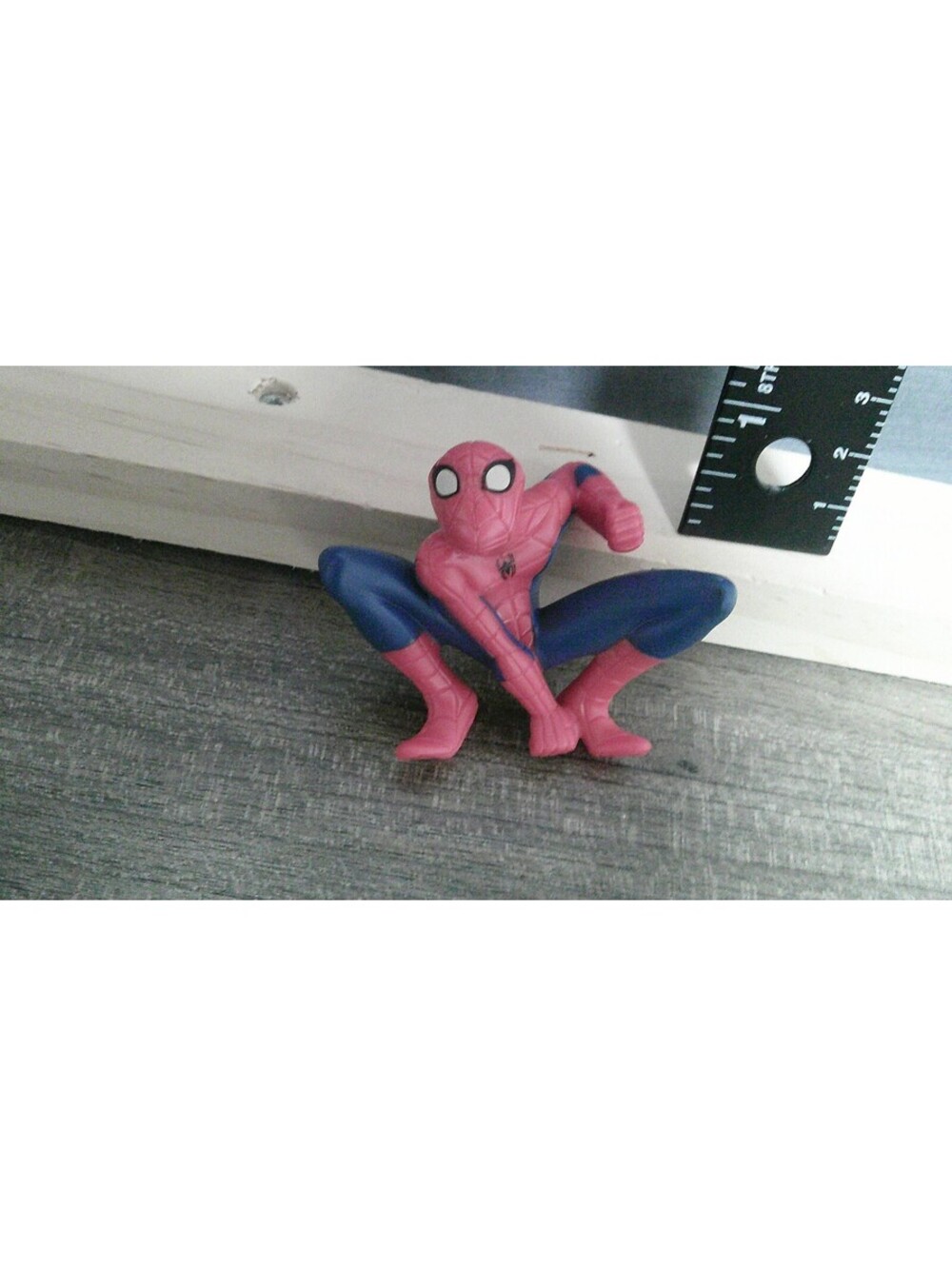Hasbro Spiderman Action Figure Squatting Pose